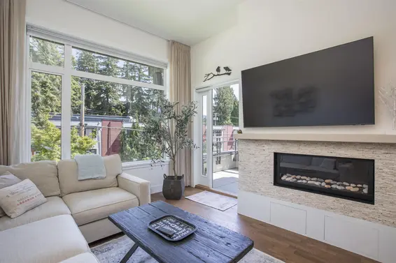 300 2432 Haywood Avenue, West Vancouver For Sale - image 4