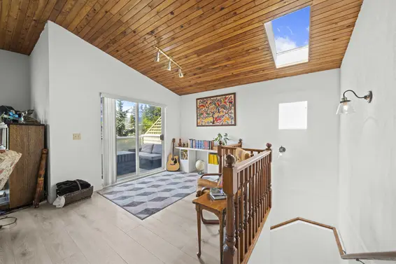 3454 St. Georges Avenue, North Vancouver For Sale - image 2