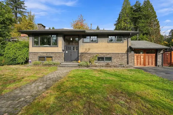 444 Evergreen Place, North Vancouver For Sale - image 2