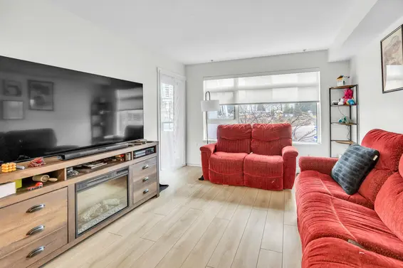 209 1519 Crown Street, North Vancouver For Sale - image 8