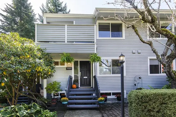 4669 Hoskins Road, North Vancouver
