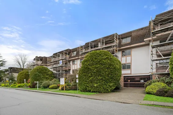 211 236 West 2nd Street, North Vancouver For Sale - image 2