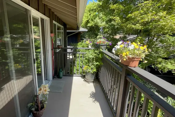 308 555 West 28th Street, North Vancouver