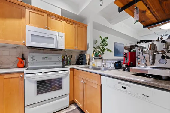 6 2688 Mountain Highway, North Vancouver For Sale - image 7