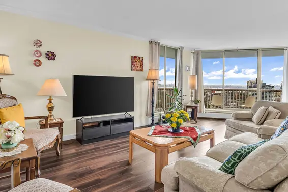 1609 2024 Fullerton Avenue, North Vancouver For Sale - image 2
