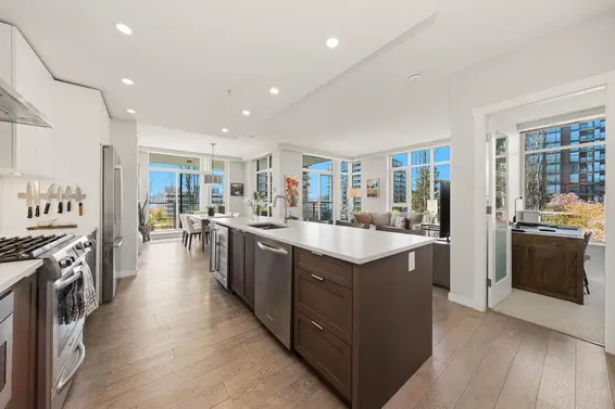 208 135 West 2nd Street, North Vancouver For Sale - image 4