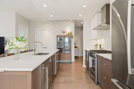 208 135 West 2nd Street, North Vancouver For Sale - image 6