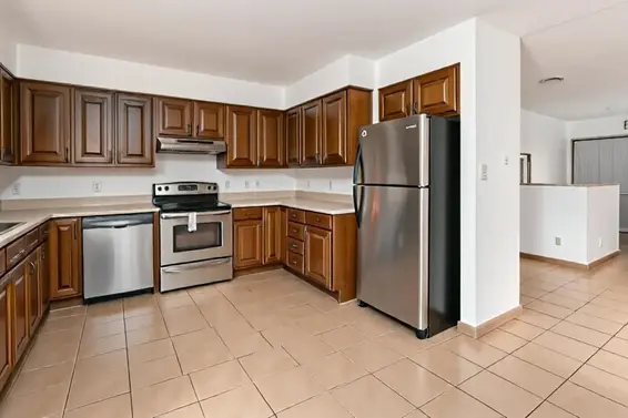 1609 Bewicke Avenue, North Vancouver For Sale - image 6
