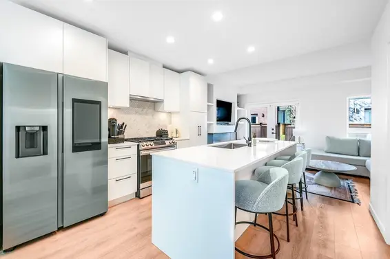 137 535 East 2nd Street, North Vancouver For Sale - image 2