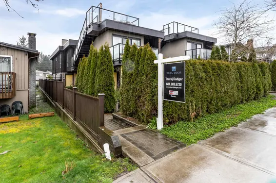 244 West 18th Street, North Vancouver For Sale - image 2