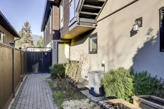 244 West 18th Street, North Vancouver For Sale - image 3