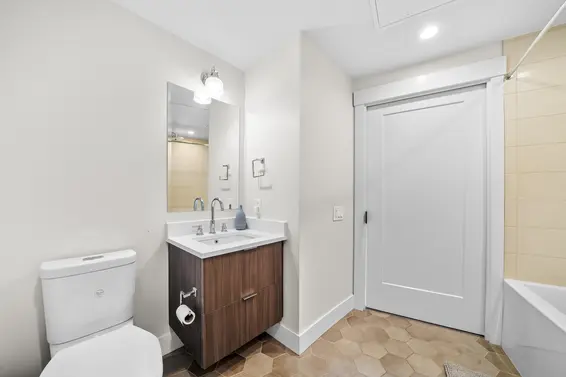 208 1496 Charlotte Road, North Vancouver For Sale - image 21