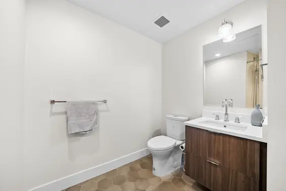 208 1496 Charlotte Road, North Vancouver For Sale - image 22