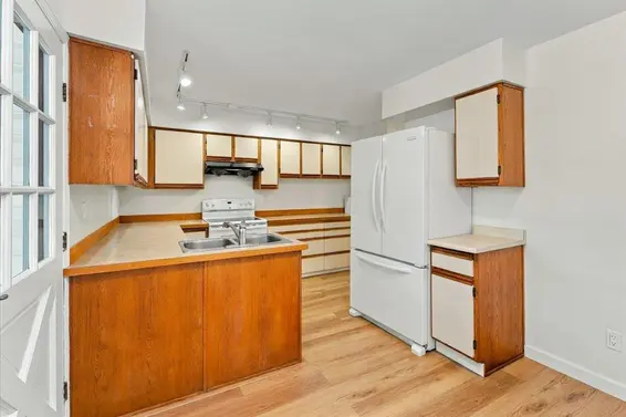 240 East 18th Street, North Vancouver For Sale - image 10