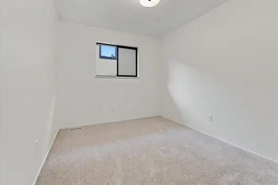 240 East 18th Street, North Vancouver For Sale - image 18
