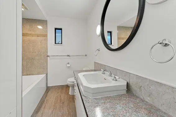240 East 18th Street, North Vancouver For Sale - image 21