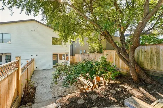240 East 18th Street, North Vancouver For Sale - image 25