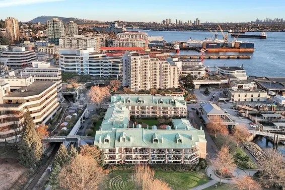 1306 33 Chesterfield Place, North Vancouver