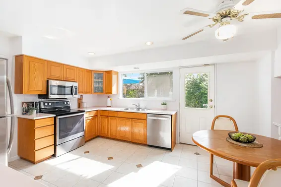1601 Platt Crescent, North Vancouver For Sale - image 4