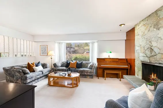 1601 Platt Crescent, North Vancouver For Sale - image 7