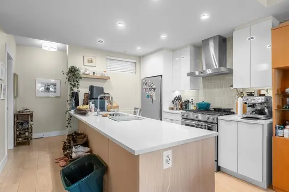 203 1496 Charlotte Road, North Vancouver For Sale - image 13