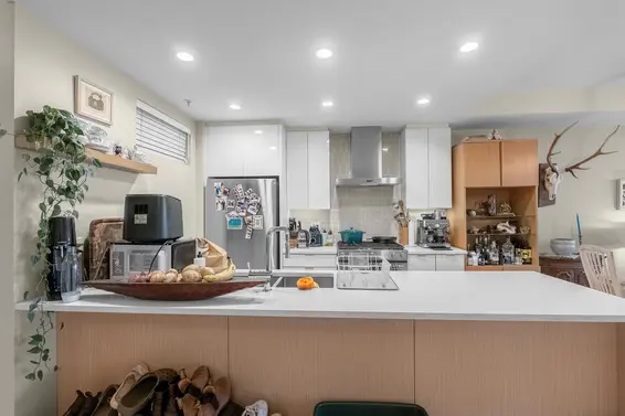 203 1496 Charlotte Road, North Vancouver For Sale - image 16