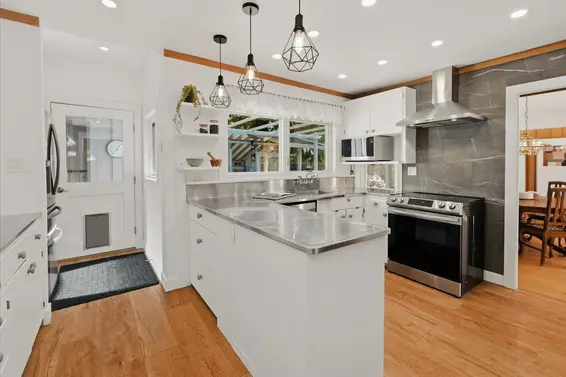 1650 Mathers Avenue, West Vancouver For Sale - image 8