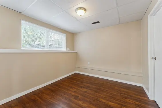 506 East 21st Street, North Vancouver For Sale - image 31