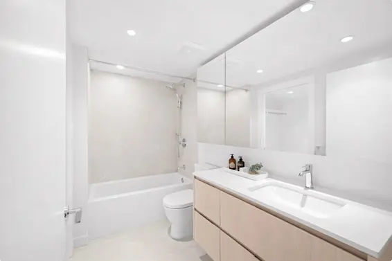 709 1500 Fern Street, North Vancouver For Sale - image 6