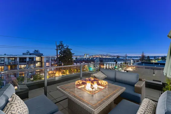 15 720 East 3rd Street, North Vancouver