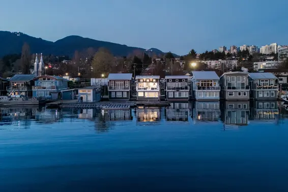 FRSL17 415 West Esplanade Avenue, North Vancouver For Sale - image 2