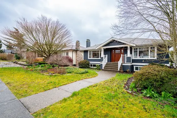 613 East 7th Street, North Vancouver For Sale - image 2