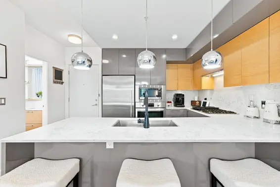 401 1327 Draycott Road, North Vancouver For Sale - image 8
