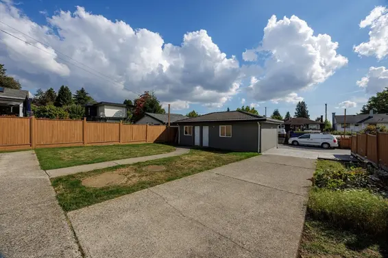 449 East 16th Street, North Vancouver For Sale - image 35