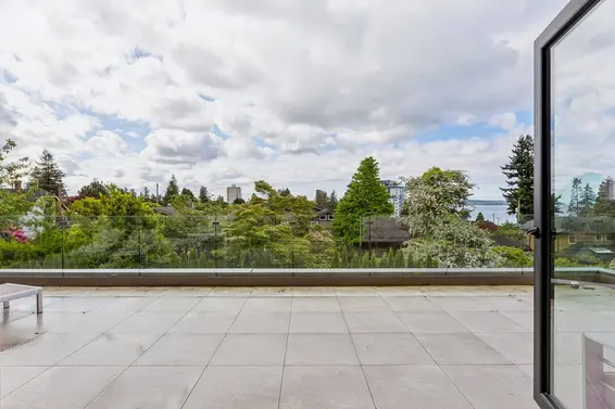 2256 Jefferson Avenue, West Vancouver For Sale - image 11