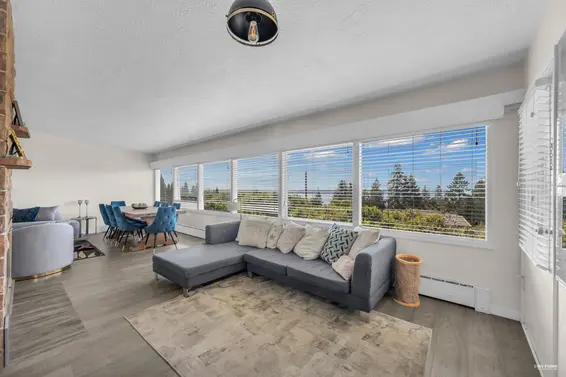 1230 Queens Avenue, West Vancouver For Sale - image 11