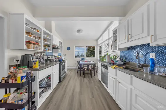 1230 Queens Avenue, West Vancouver For Sale - image 14