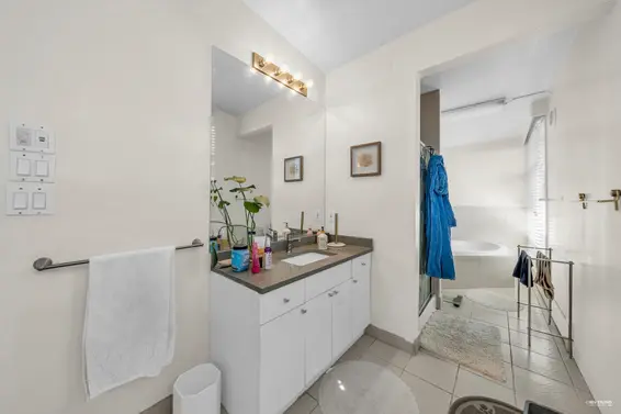 1230 Queens Avenue, West Vancouver For Sale - image 17