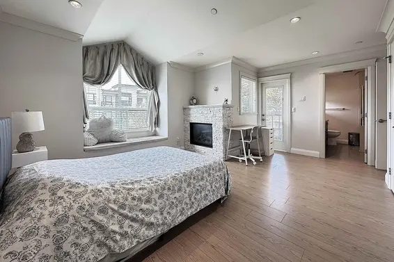 1436 Bewicke Avenue, North Vancouver For Sale - image 10