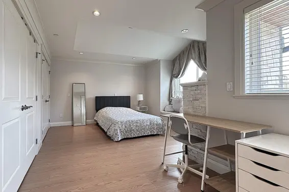 1436 Bewicke Avenue, North Vancouver For Sale - image 11
