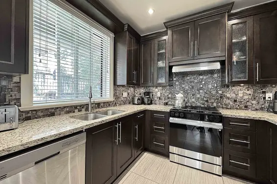 1436 Bewicke Avenue, North Vancouver For Sale - image 7