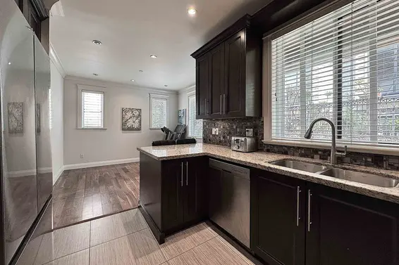 1436 Bewicke Avenue, North Vancouver For Sale - image 8