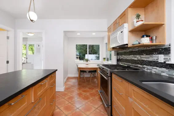 1075 Gladwin Drive, North Vancouver For Sale - image 13