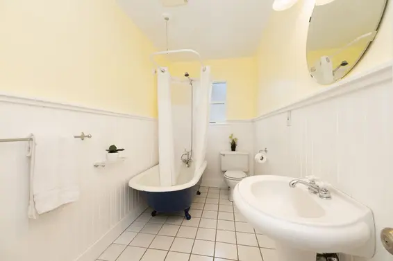 1075 Gladwin Drive, North Vancouver For Sale - image 17
