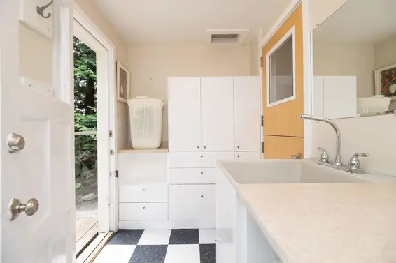 1075 Gladwin Drive, North Vancouver For Sale - image 19
