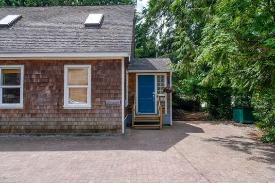 1075 Gladwin Drive, North Vancouver For Sale - image 2