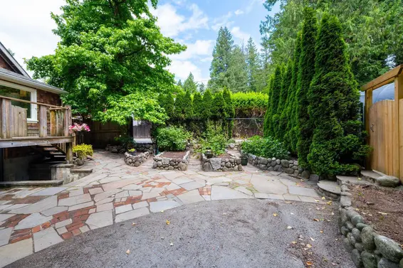 1075 Gladwin Drive, North Vancouver For Sale - image 27
