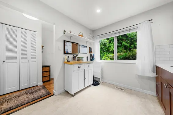 2393 Mountain Highway, North Vancouver For Sale - image 10