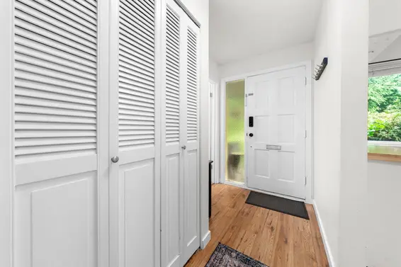 2393 Mountain Highway, North Vancouver For Sale - image 11