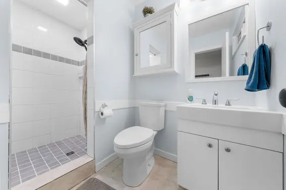 2393 Mountain Highway, North Vancouver For Sale - image 20